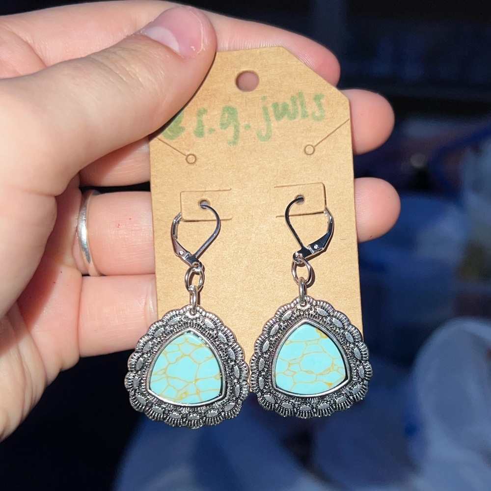 SILVER AND TURQUOISE WESTERN STYLE EARRINGS